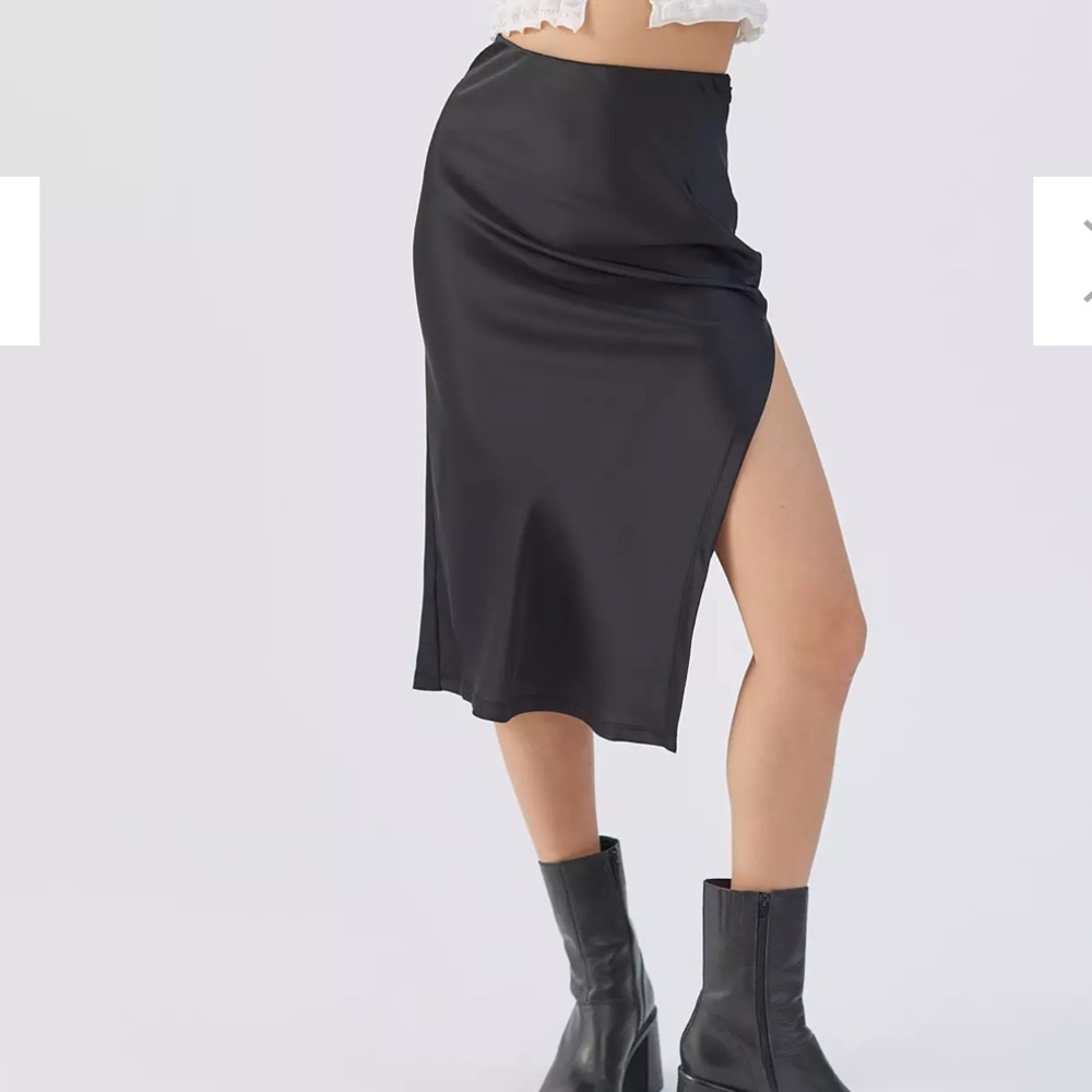 UO Edy Satin Midi Skirt
